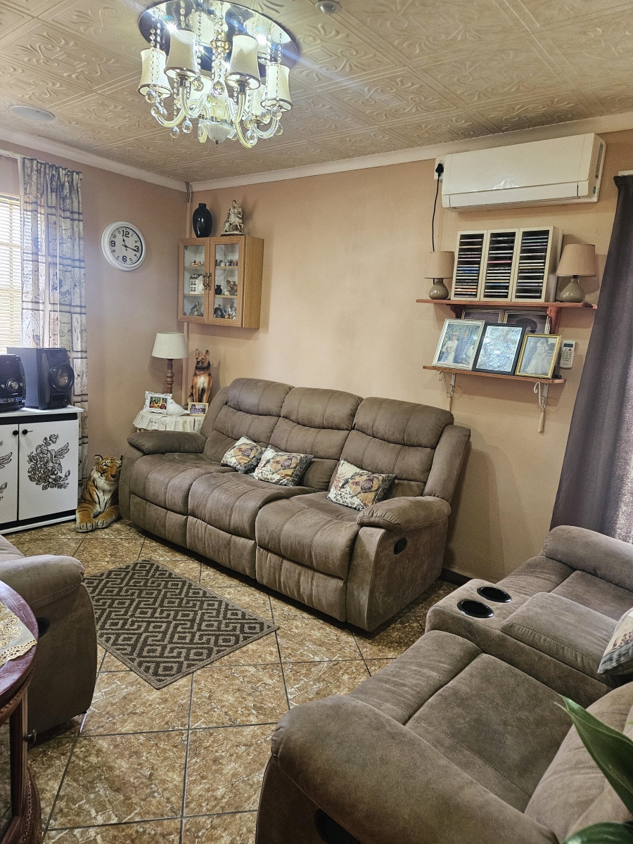 2 Bedroom Property for Sale in Kabega Park Eastern Cape